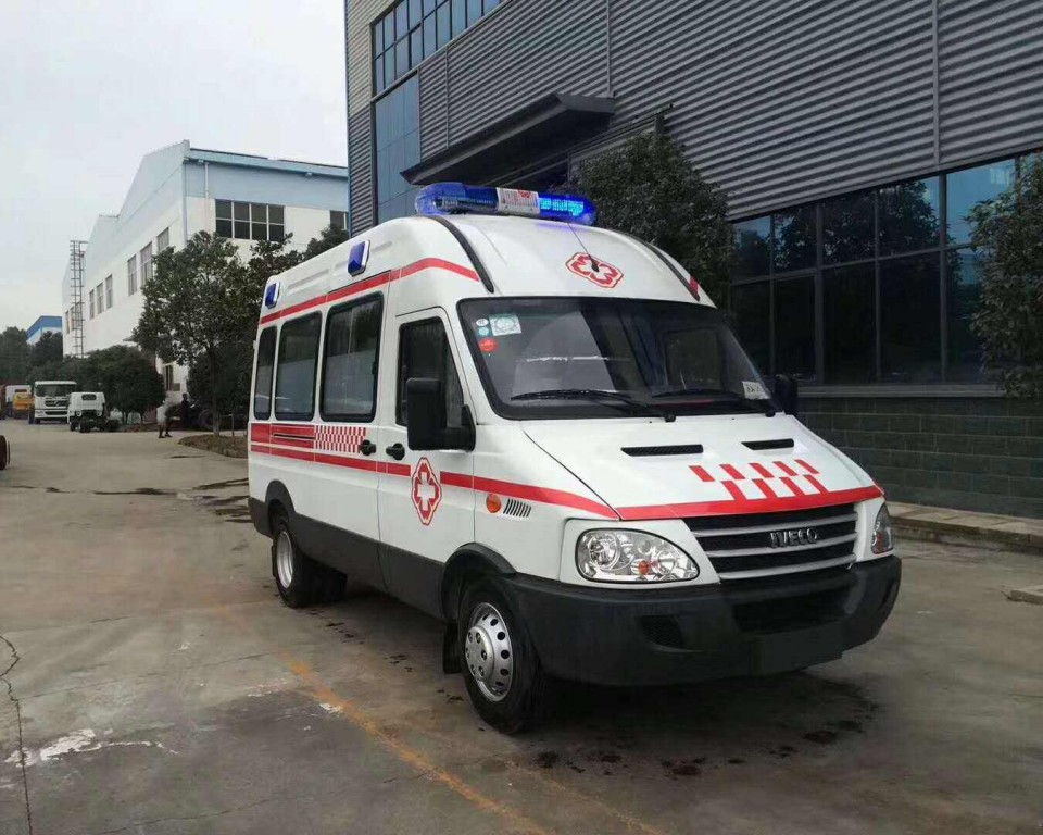 依維柯重癥監(jiān)護(hù)型救護(hù)車(chē)