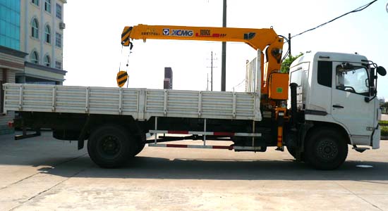 東風(fēng)天龍單橋隨車起重運輸車